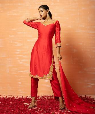 Red Hand Embroidered Kurta Set 2