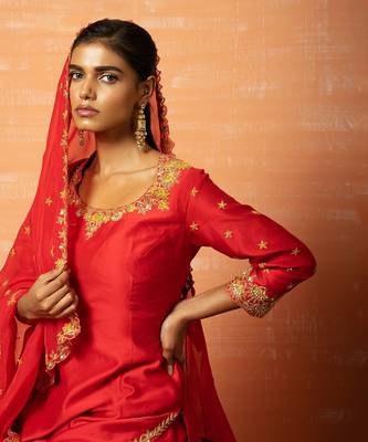 Red Hand Embroidered Kurta Set 3