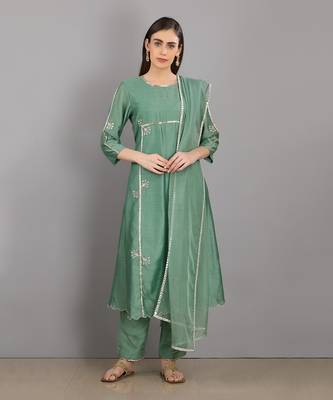 Zoha Embreled Kurta Set 1