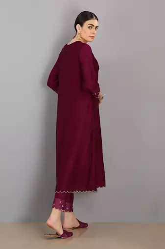 Magenta Ijaz