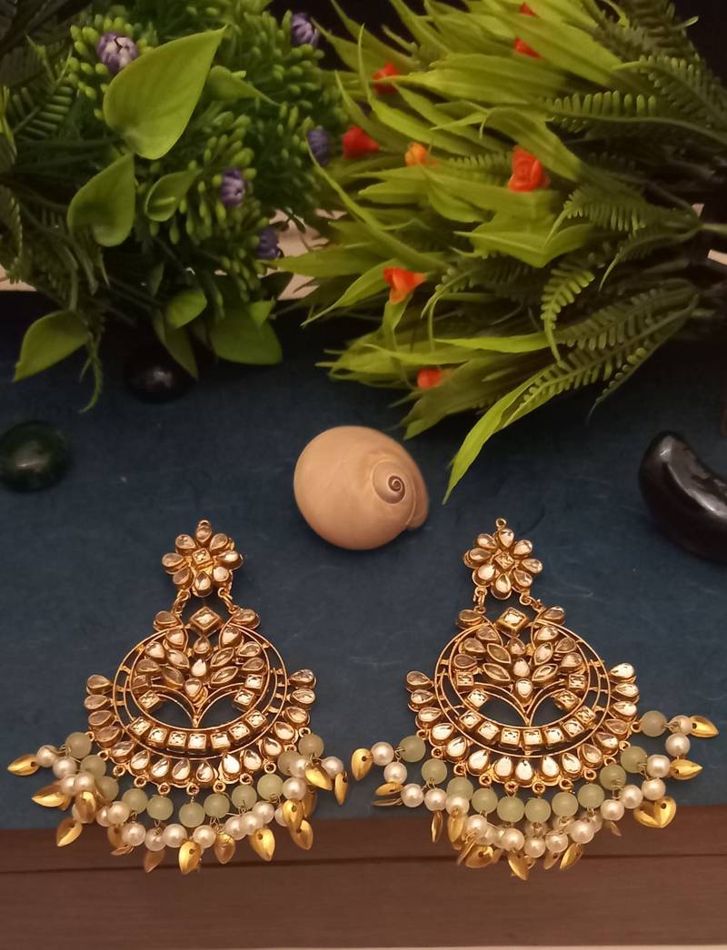 Green maang-tikka with Earrings in Very Light Weight Kundan for Wedding