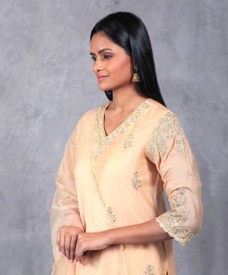 Cream Resham 3