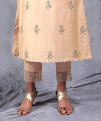 Cream Resham 6