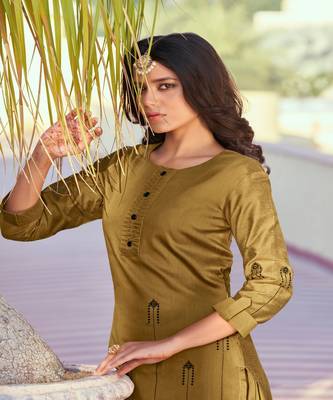Designer Hand Work Kurti Set for Traditional Looks 2