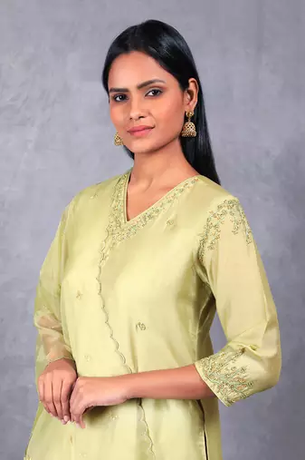 Olive Pushti