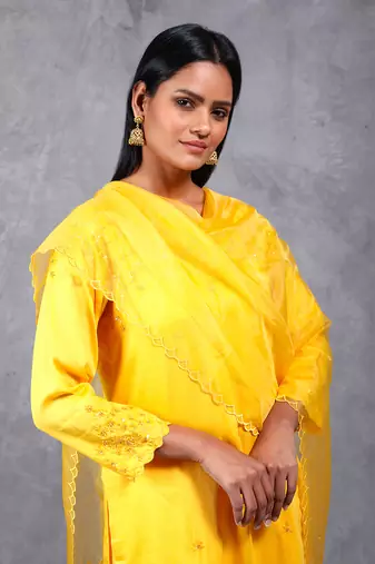Mustard Nargis