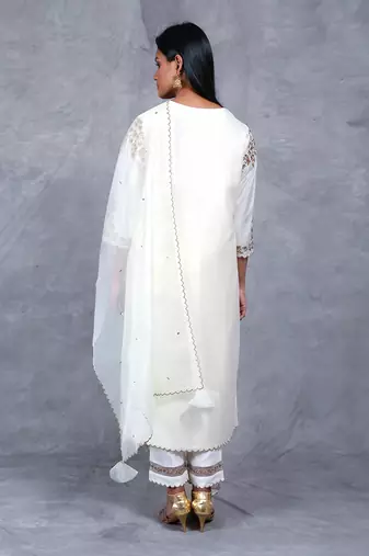 Ivory Mogra