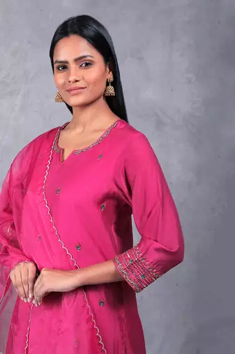Magenta Nalini