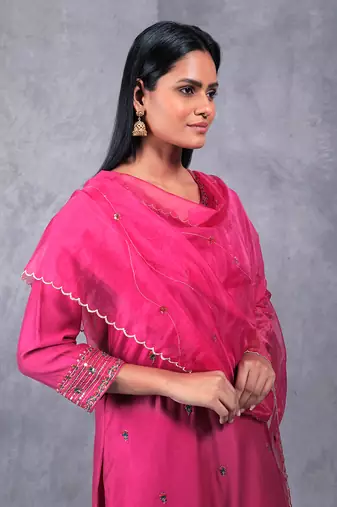 Magenta Nalini