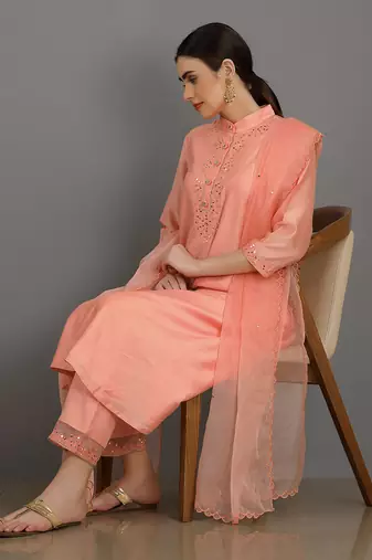Peach Saumya