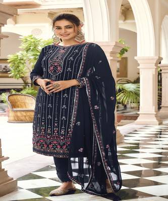 Heavy Designer Piece In Budgetted Price For Girls 1