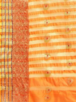 Green Woven Cotton Silk Saree With Blouse 4