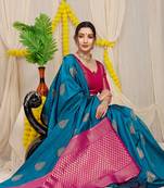 Dark Green Woven silk blend Saree With Blouse