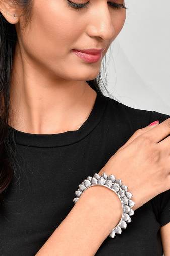 Set of 2 Silver Plated Oxidised Filigree shaped bangles