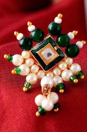Gold plated Green beads Square nath