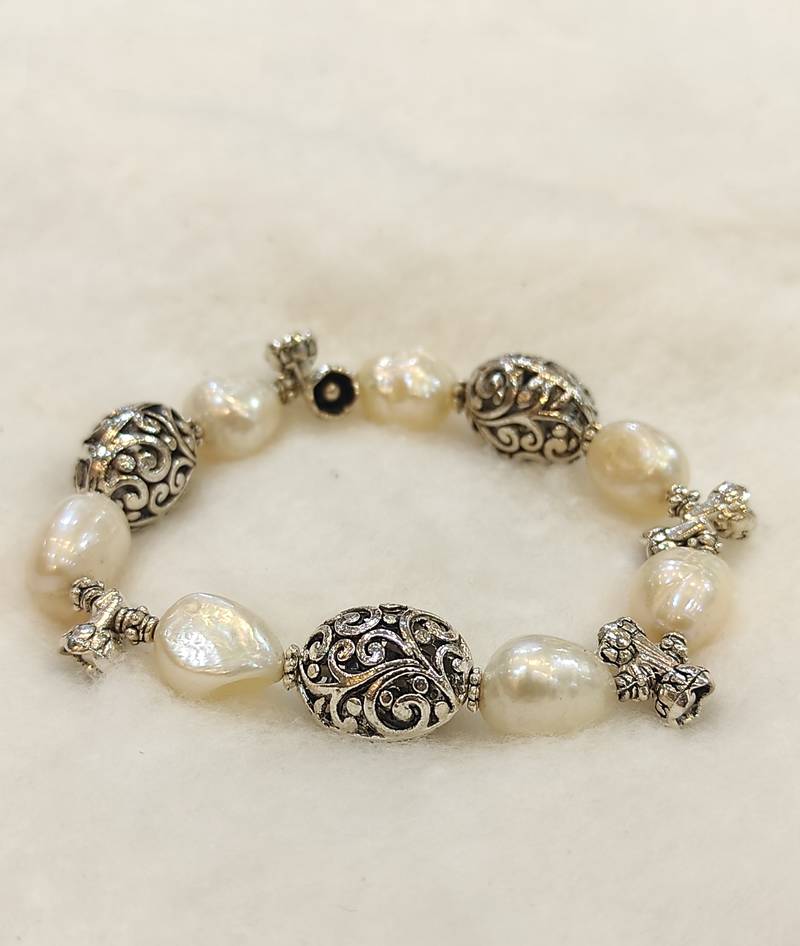 White mother of pearl bracelets