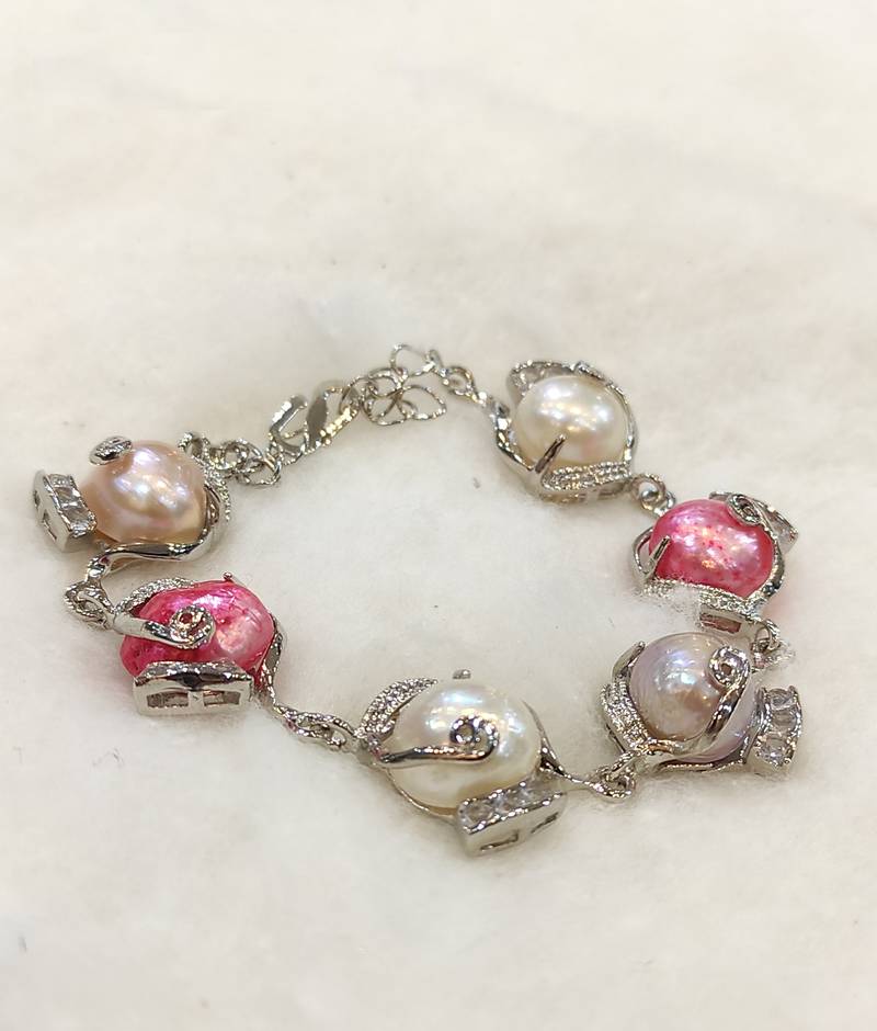 Multicolor mother of pearl bracelets
