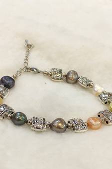 Multicolor mother of pearl bracelets