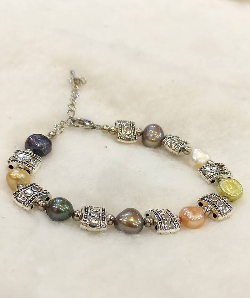 Multicolor mother of pearl bracelets
