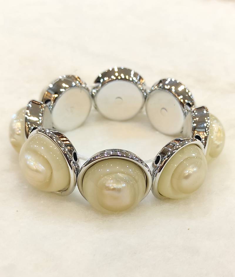 White mother of pearl bracelets