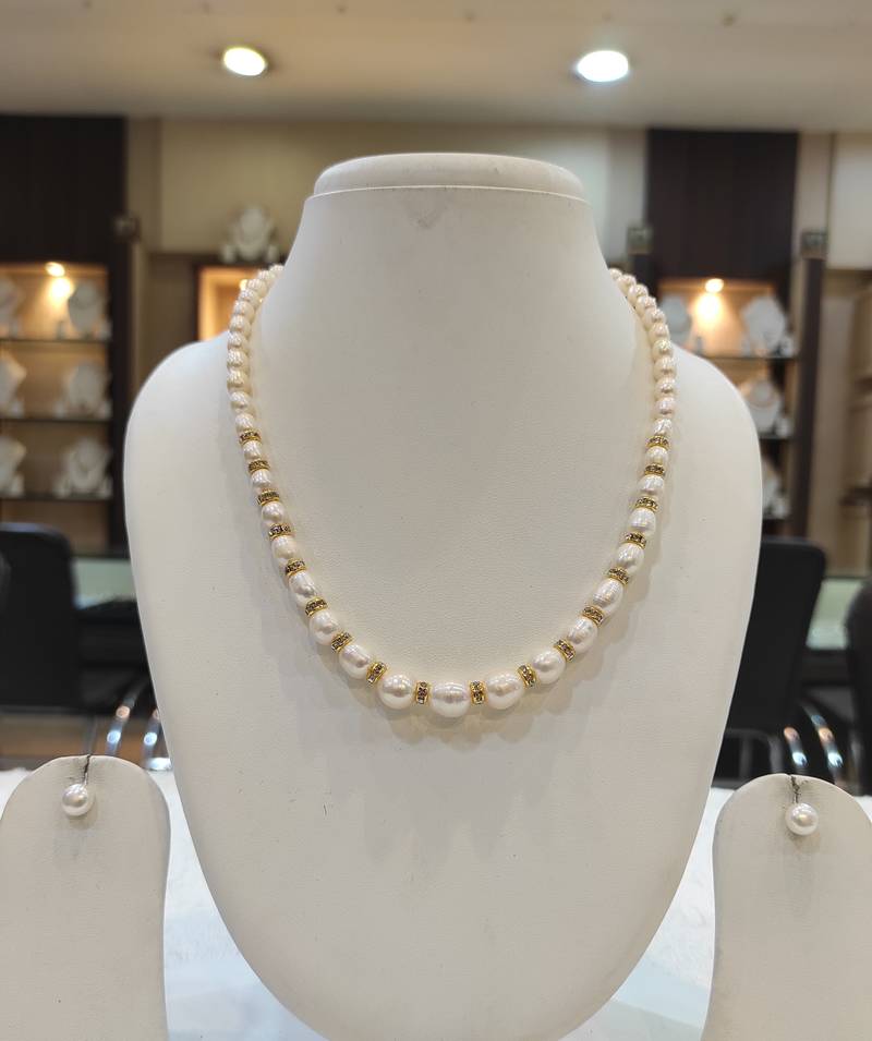White pearl necklace-sets
