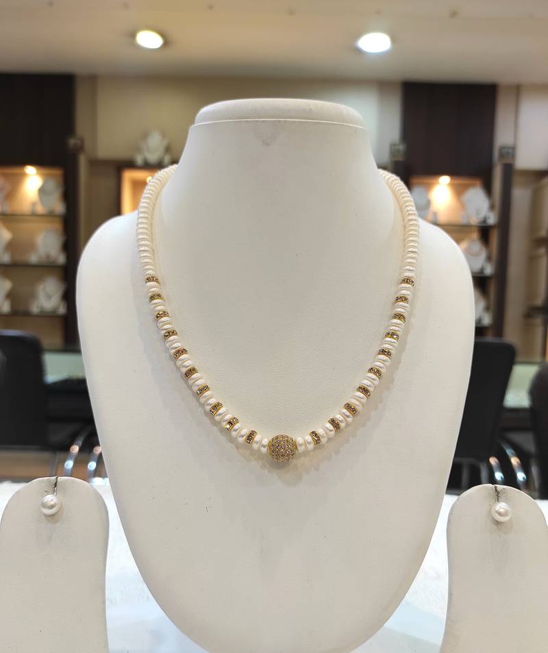White pearl necklace-sets