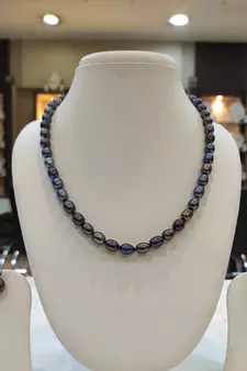 White pearl necklace-sets