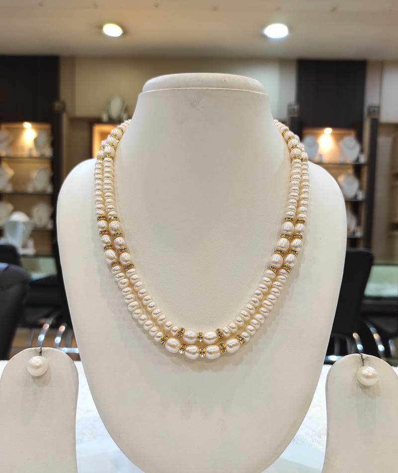White pearl necklace-sets