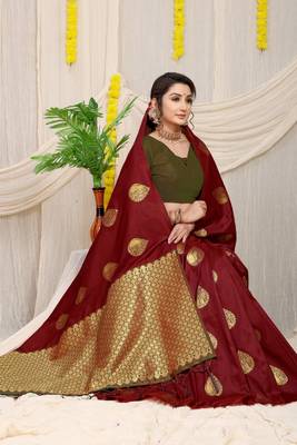 Brown Woven silk blend Saree With Blouse 1