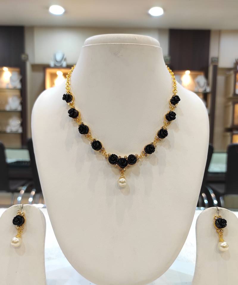 Black coral necklace-sets