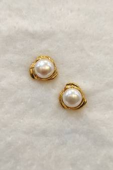 White pearl earrings