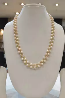 White pearl necklace-sets