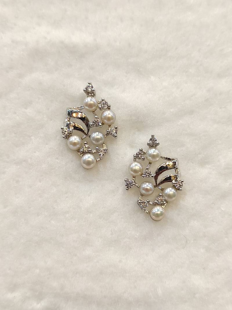 White pearl earrings
