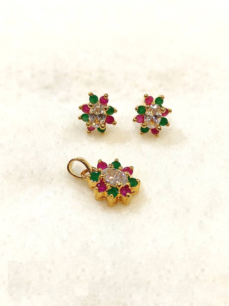 Multicolor diamond pendants
