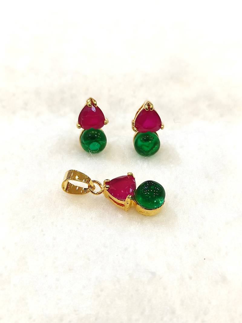 Multicolor diamond pendants