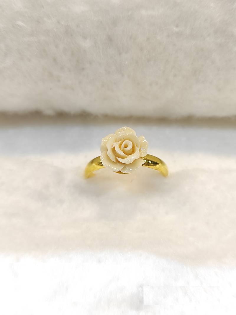 White coral rings