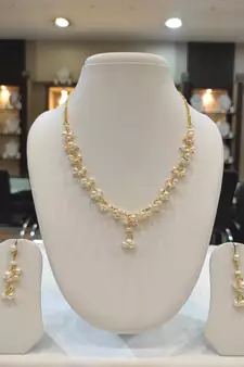 White pearl necklace-sets