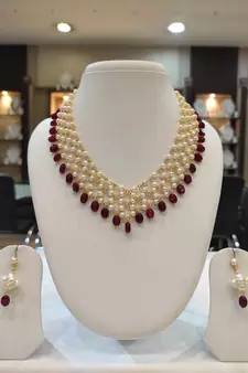 Red pearl necklace-sets