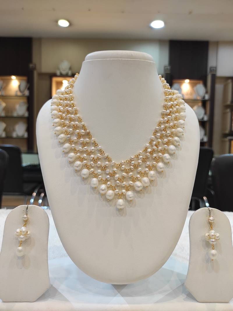 White pearl necklace-sets