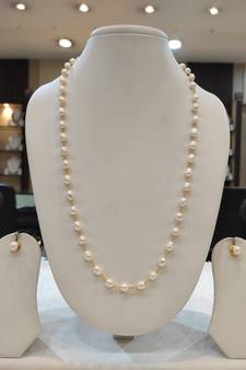 White pearl necklace-sets