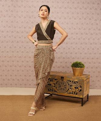 Sarouk Printed Drape Skirt Set With Jacket 5