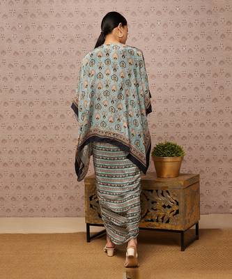 Sarouk Embroidered Drape Dress With Cape 4