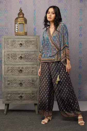 Ikaya Embroidered Angarkha Set