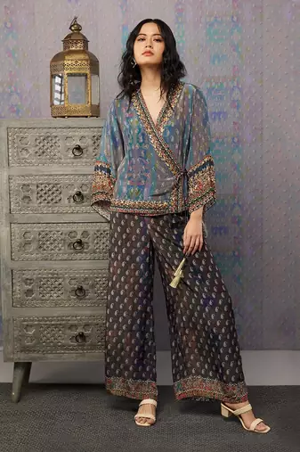 Ikaya Embroidered Angarkha Set