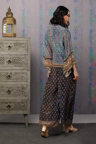 Ikaya Embroidered Angarkha Set