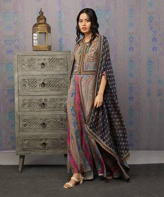 Ikaya Printed Co-Ord Set With Cape 2