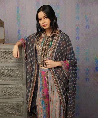 Ikaya Printed Co-Ord Set With Cape 4