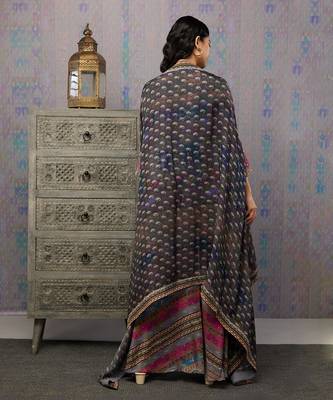 Ikaya Printed Co-Ord Set With Cape 5