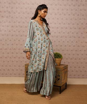 Sarouk Embroidered Angarkha Set 2