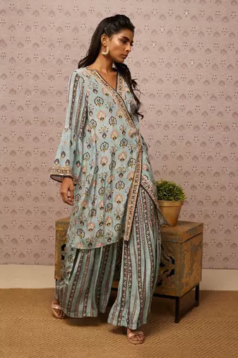 Sarouk Embroidered Angarkha Set